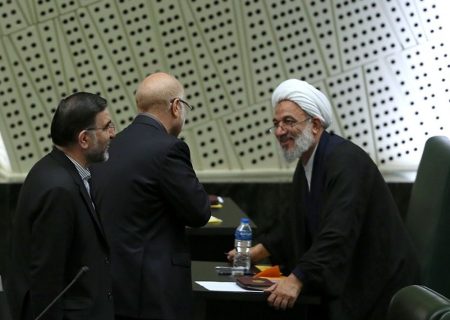 نامه جعلی نمایندگان پایداری برای ماندن در مافیای خودرو