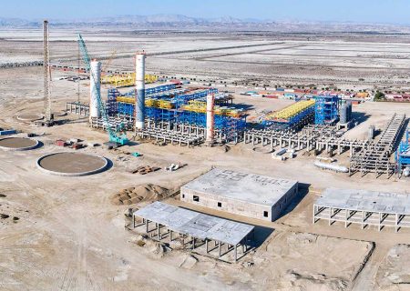 پایان خام فروشی محصولات با سرمایه گذاری ۱۰ میلیارد یورویی در پتروشیمی مَکُران