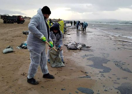 گسترش نشت نفت در دریای سیاه