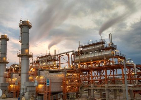 قاچاق‌ ۱۵۰میلیون لیتر سوخت در یک پتروپالایش