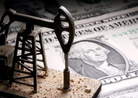 تضعیف ارزش دلار قیمت نفت را افزایش داد