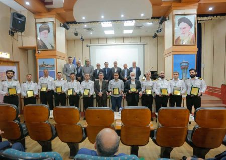 تقدیر از برگزیدگان همایش سالانه راهنمایان کشتی
