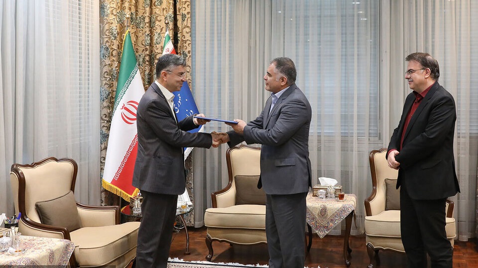 اعطای حکم ریاست دانشگاه صنعت نفت