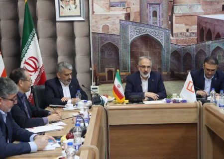 حرکت به سوی مشتری‌مداری هوشمند و توسعه خدمات غیرحضوری در دستور کار است