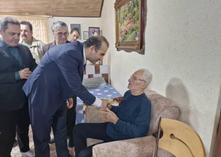 هم‌زمان با بیست و هفتمین سالگرد درگذشت کاپیتان سیروس قایقران؛ تجلیل طاعتی مقدم از پدر سیروس قایقران و پدر فوتبال گیلان