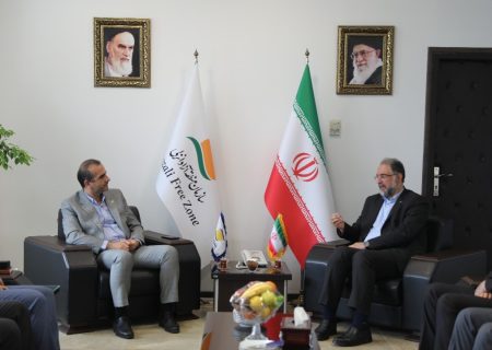 توسعه اقتصاد دریا محور با تقویت همکاری‌های بخش دولتی و خصوصی؛ دیدار مدیرعامل شركت كشتیرانی دریای خزر با مدیرعامل سازمان منطقه آزاد انزلی