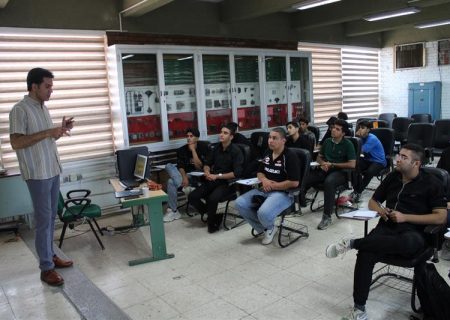 برگزاری دوره كارآموزی یك‌ماهه دانش‌آموزان هنرستانی در ذوب‌آهن اصفهان