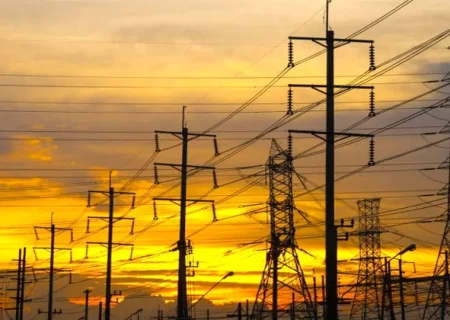 تجهیزات خانگی و صنعتی پرمصرف، شبکه برق کشور را فرسوده کرده است