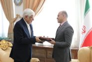 تقدیر عارف از مدیرعامل هلدینگ نفت و گاز پارسیان