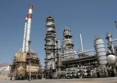 پالایشگاه اصفهان در مسیر اشتباه؛ مدیریت باقری دیزج زیر تیغ انتقاد