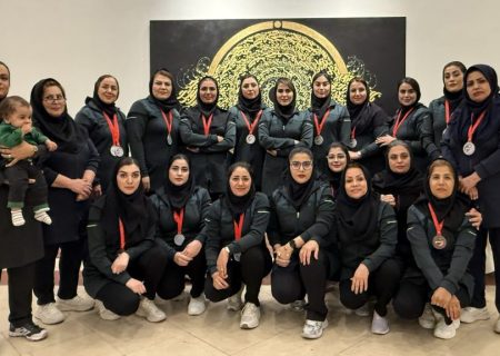 درخشش تیم بانوان پازارگاد در مسابقات شنای سومین دوره مسابقات ورزشی بانوان هلدینگ خلیج فارس