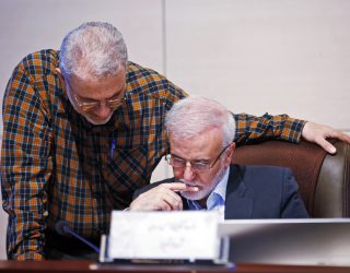 کوتوله‌های سیاسی، آبروی شهر را نشانه گرفته‌اند