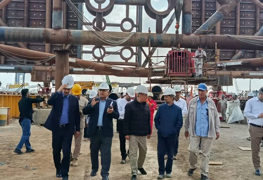 پیشرفت چشمگیر عملیات بارگیری جکت پروژه فرزاد «ب» در آستانه تکمیل